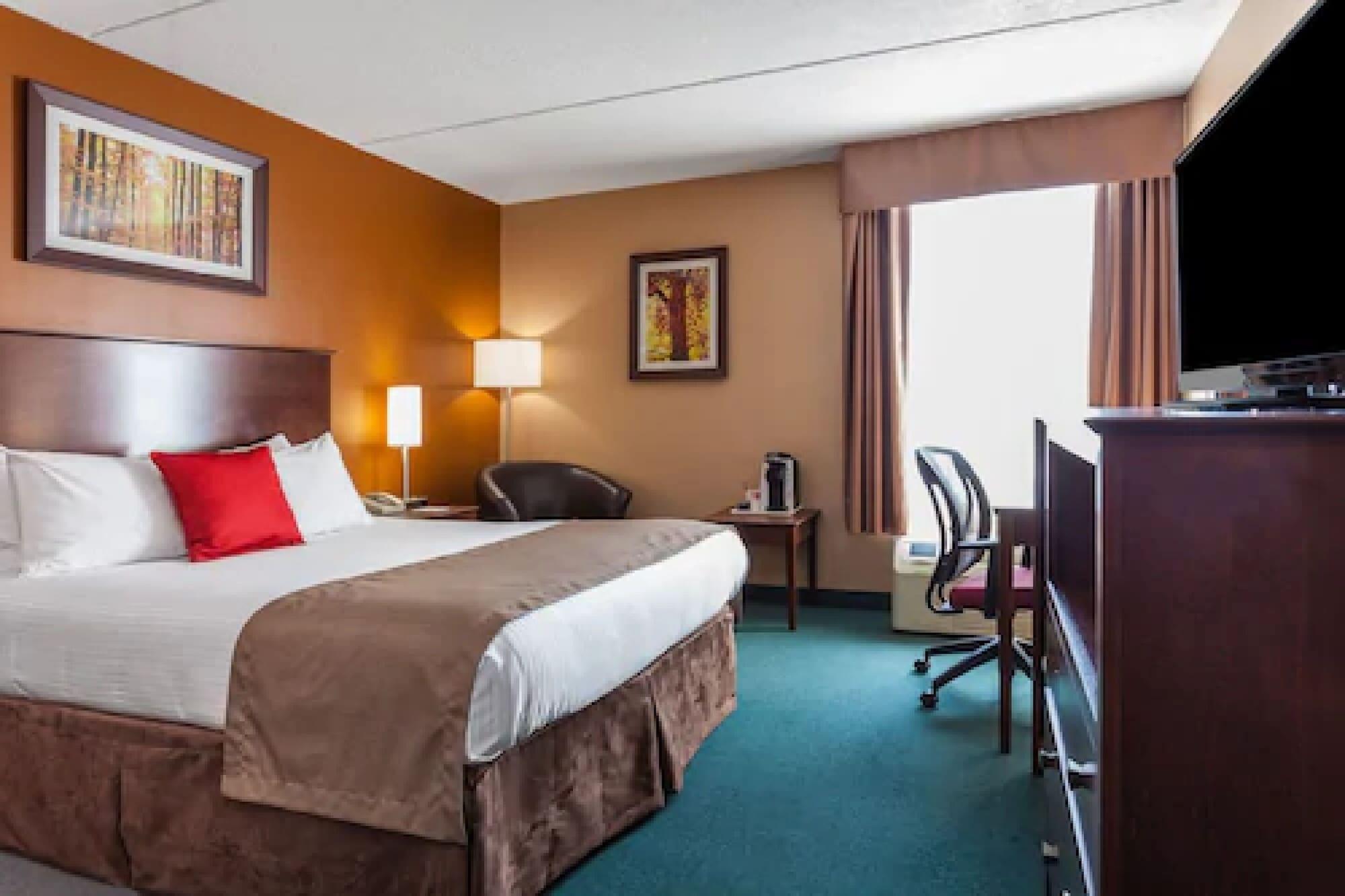 Ramada By Wyndham Timmins Hotel Exterior photo
