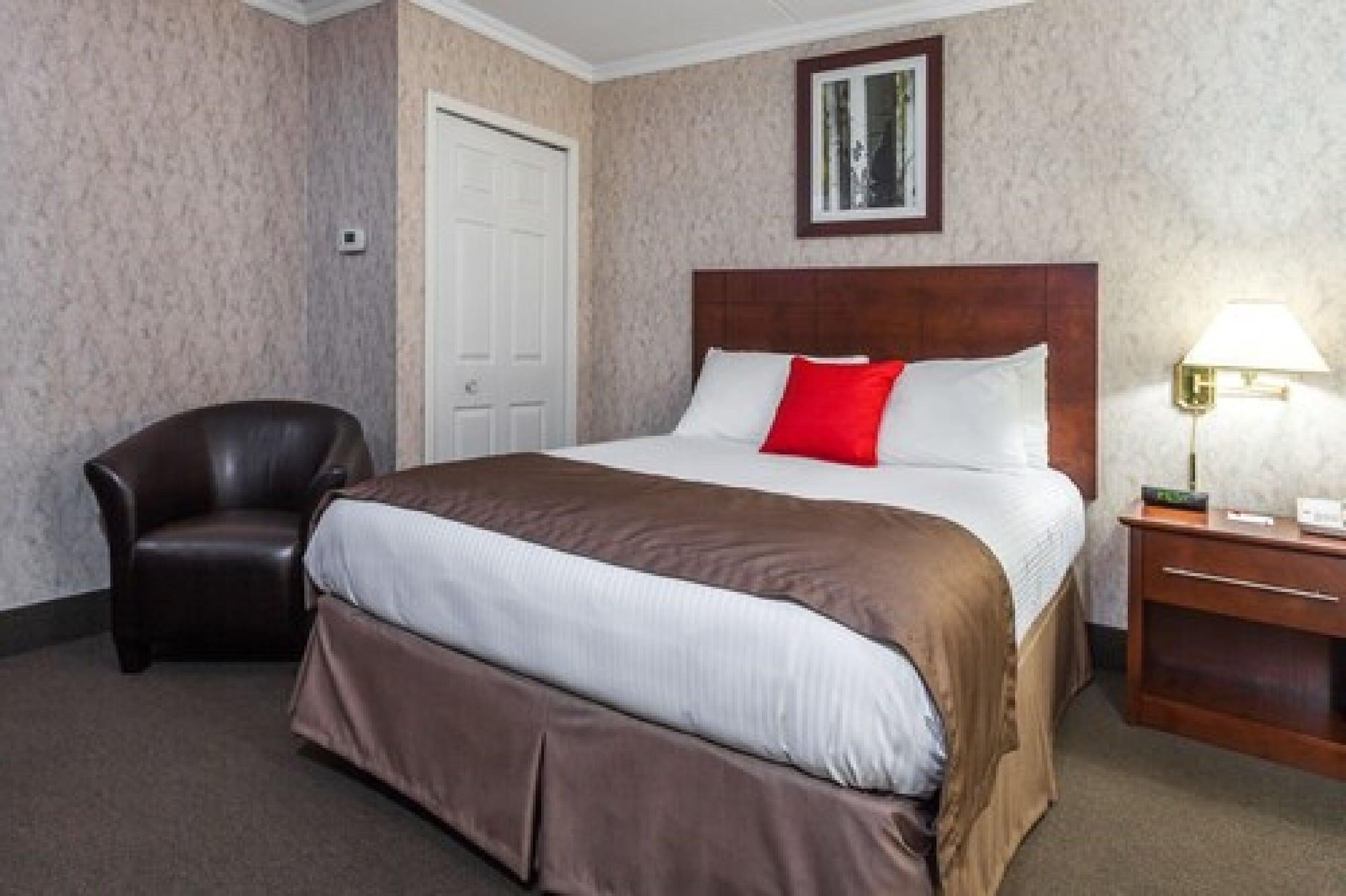 Ramada By Wyndham Timmins Hotel Exterior photo