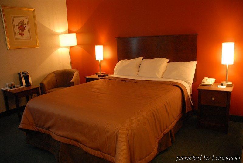 Ramada By Wyndham Timmins Hotel Exterior photo
