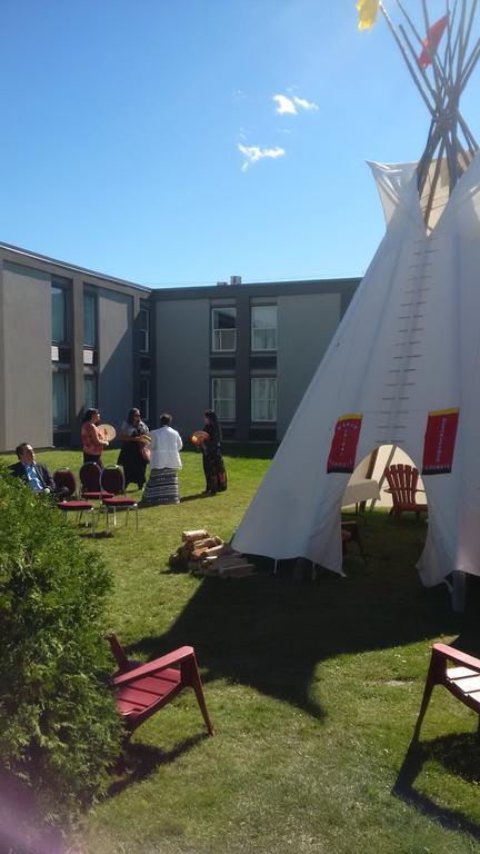 Ramada By Wyndham Timmins Hotel Exterior photo